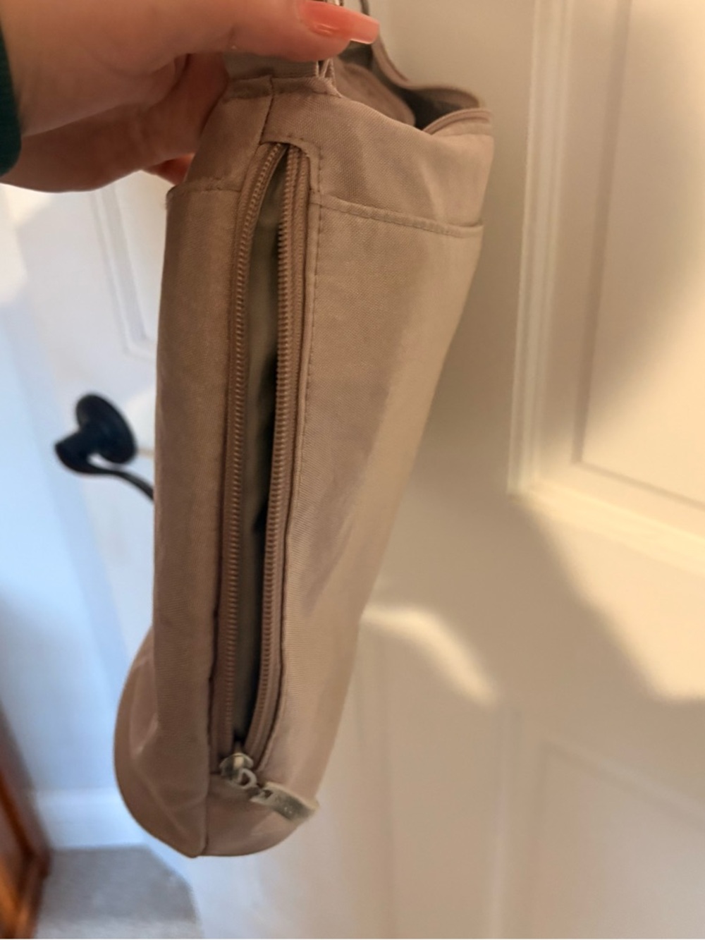 Baggallini Helsinki Crossbody Hobo Bag Dusty Pink purse detachable strap - Picture 8 of 11